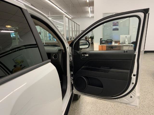 Used 2015 Jeep Compass Sport w/ Power Value Group AWD/4WD image 25