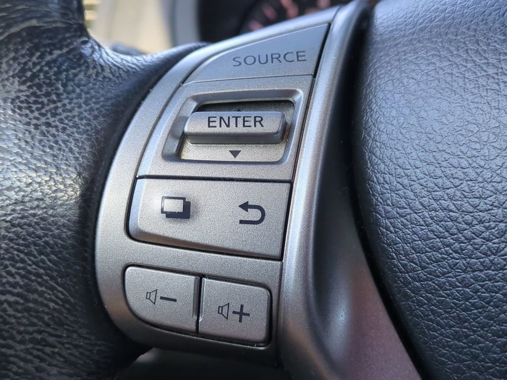 Used 2014 Nissan Altima 2.5 SL w/ Moonroof Package image 14