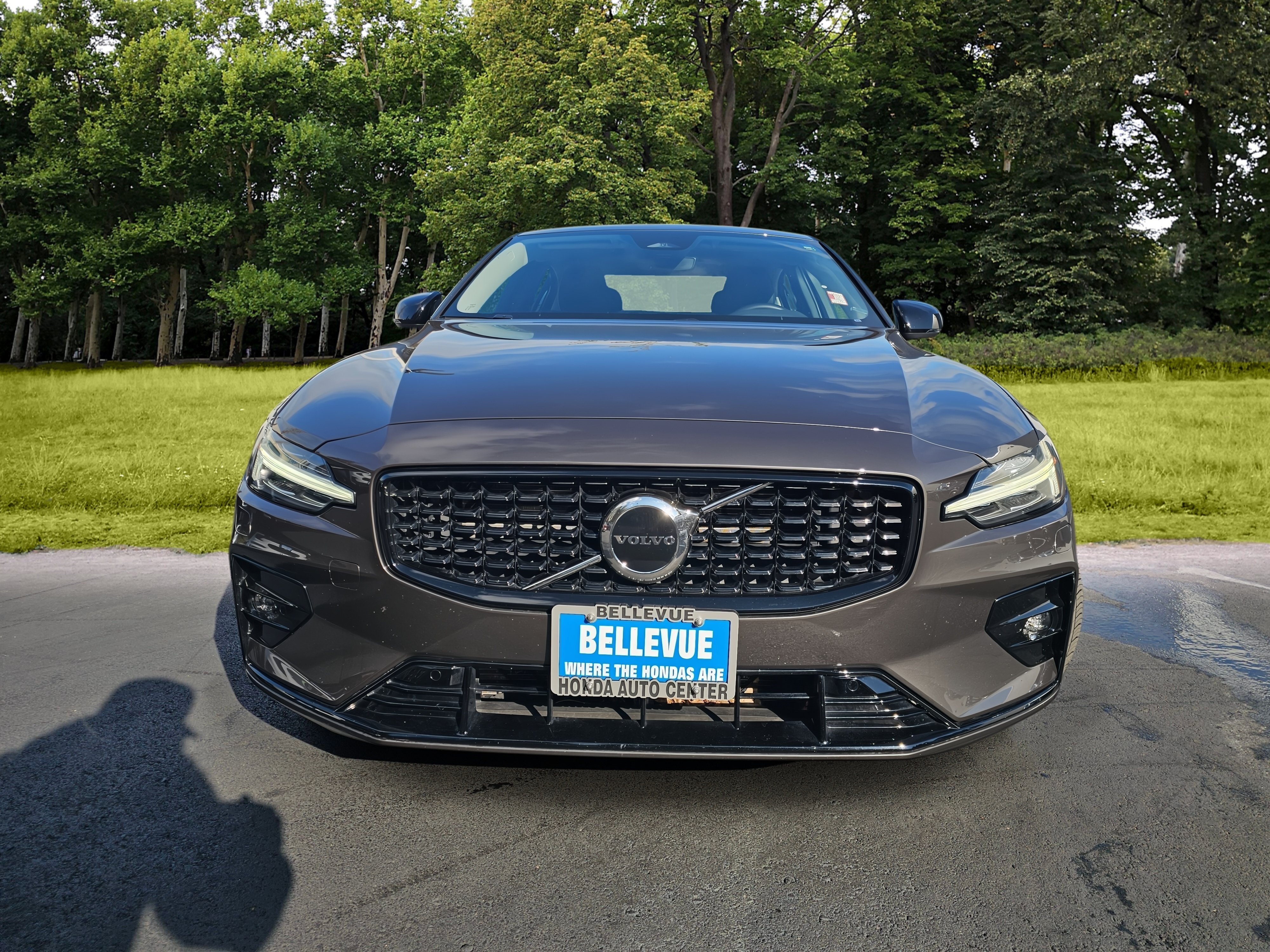 Used 2025 Volvo S60 B5 Core AWD/4WD image 2