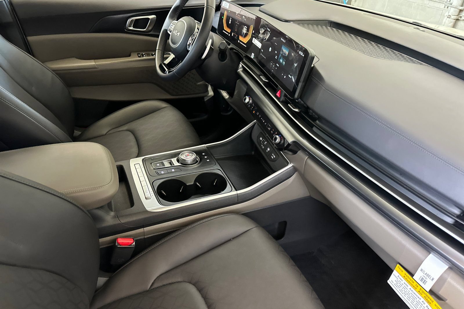 Used 2026 Kia Carnival LXS FWD image 18