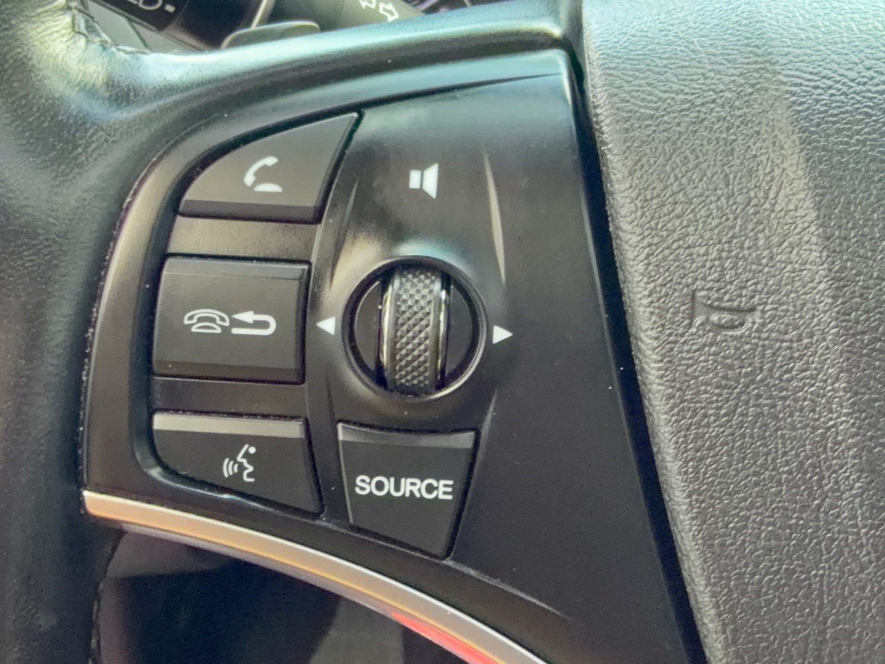 Used 2020 Acura MDX w/ Technology Package AWD/4WD image 18