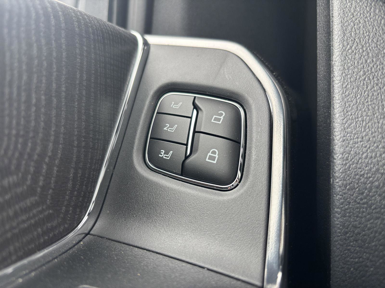 New 2025 Ford F350 Platinum image 28