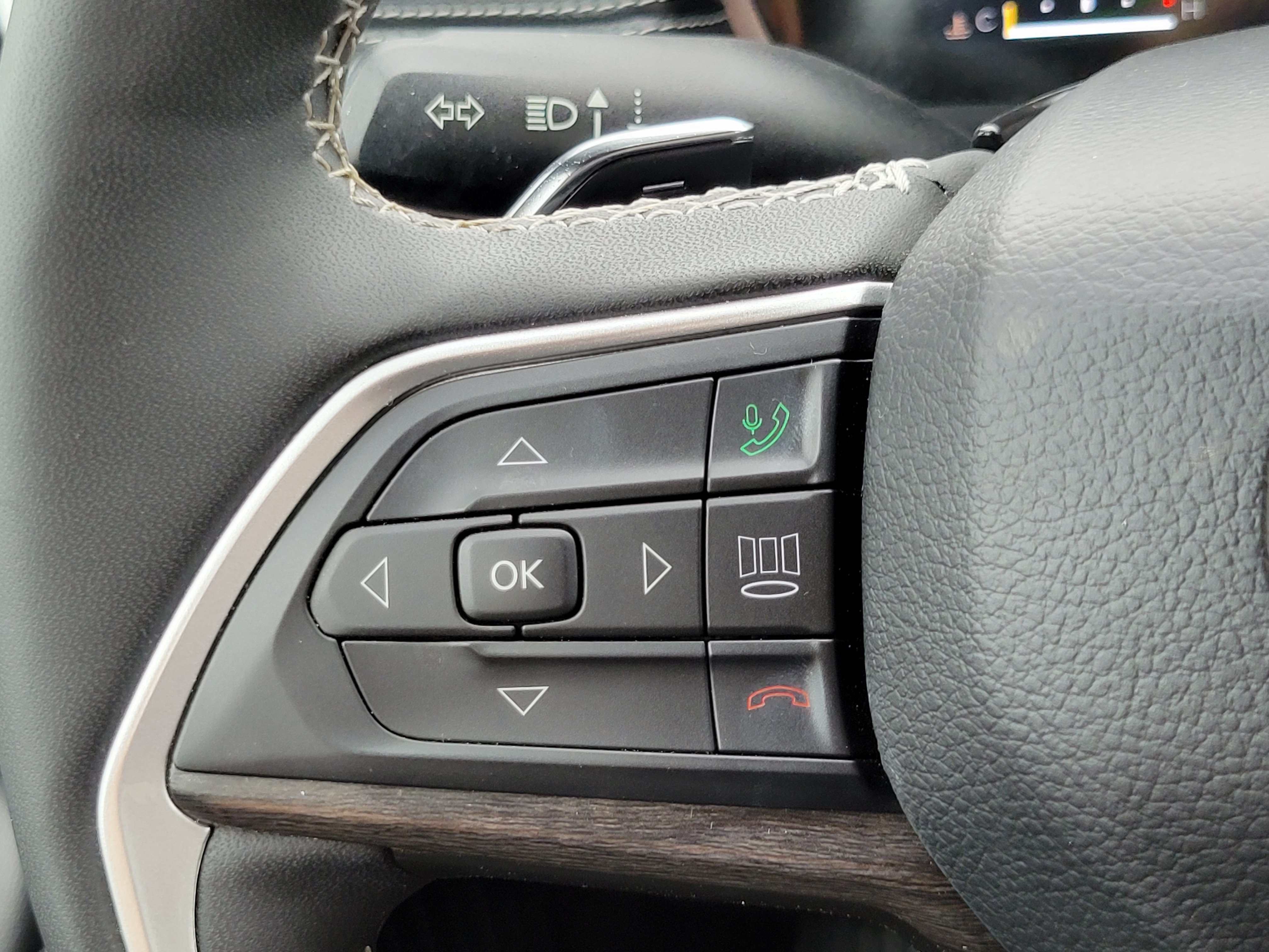 Used 2024 Jeep Grand Cherokee Limited 4xe AWD/4WD image 12