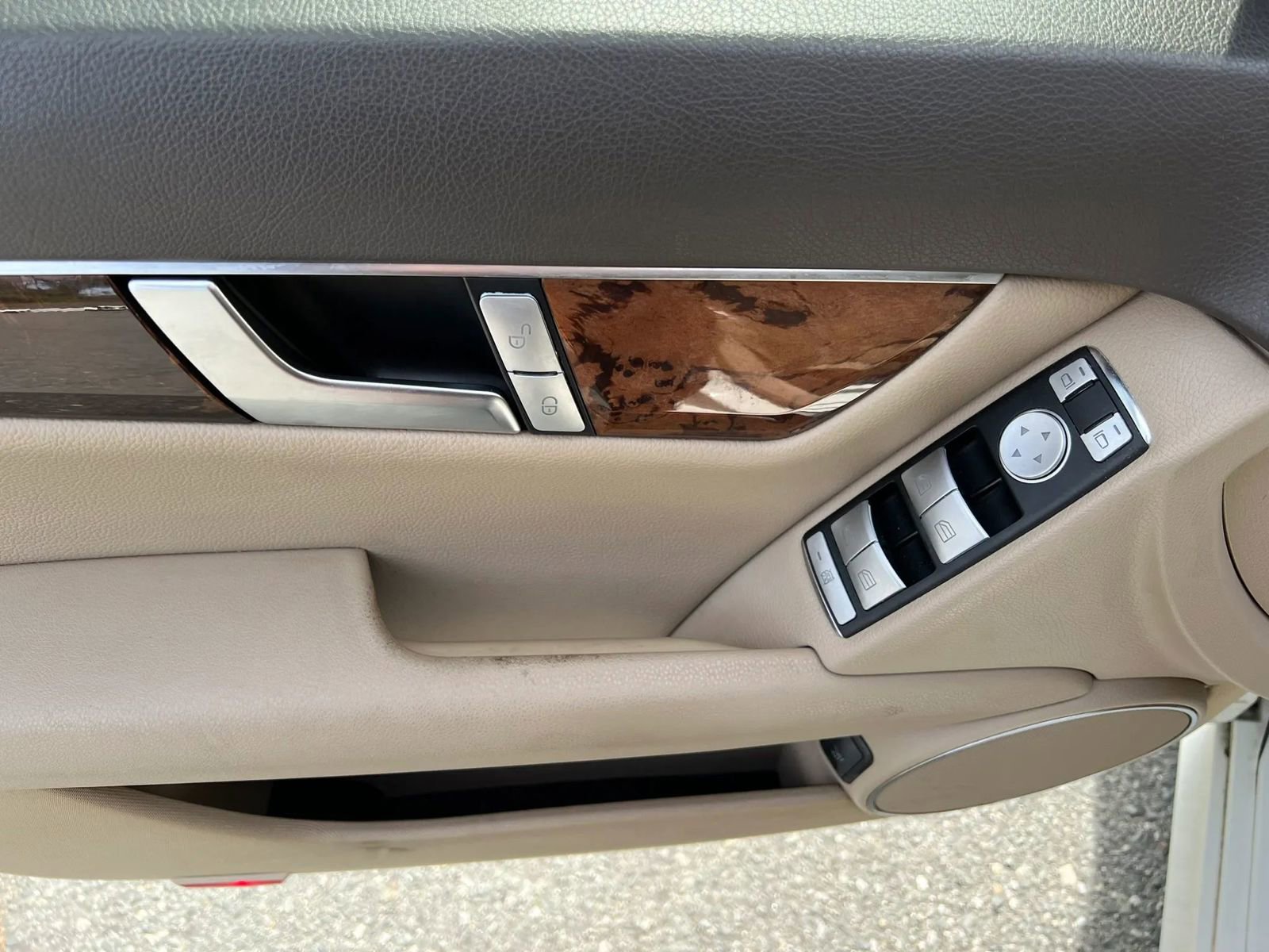 Used 2012 Mercedes-Benz C 250 Sedan image 14