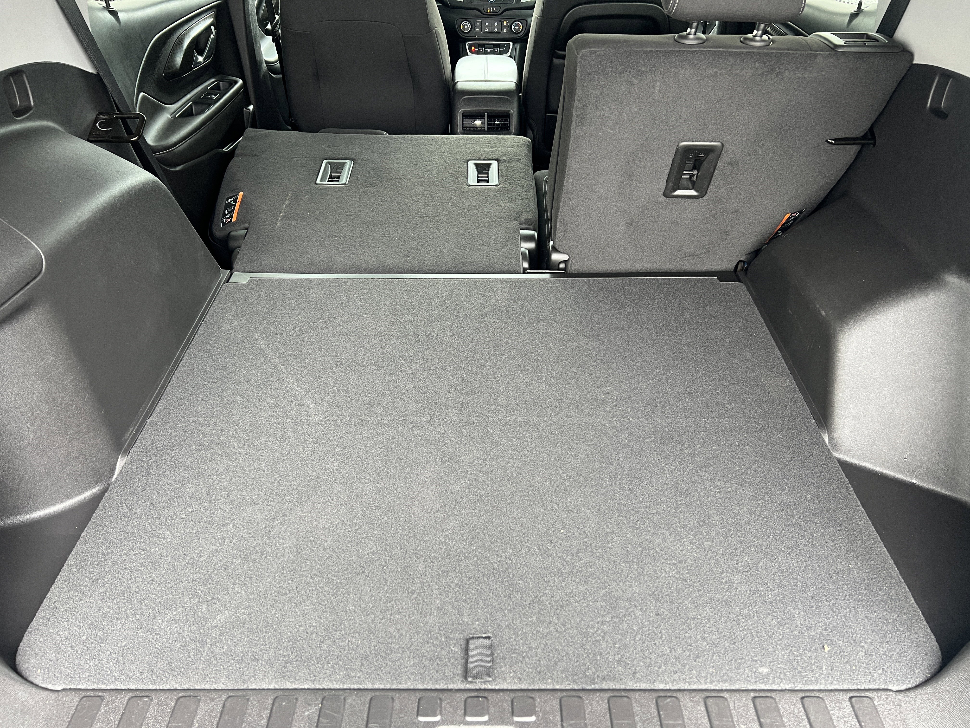 Used 2024 GMC Terrain SLE FWD image 18