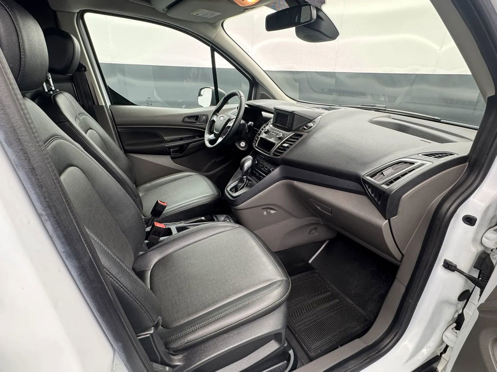 Used 2021 Ford Transit Connect XL image 26