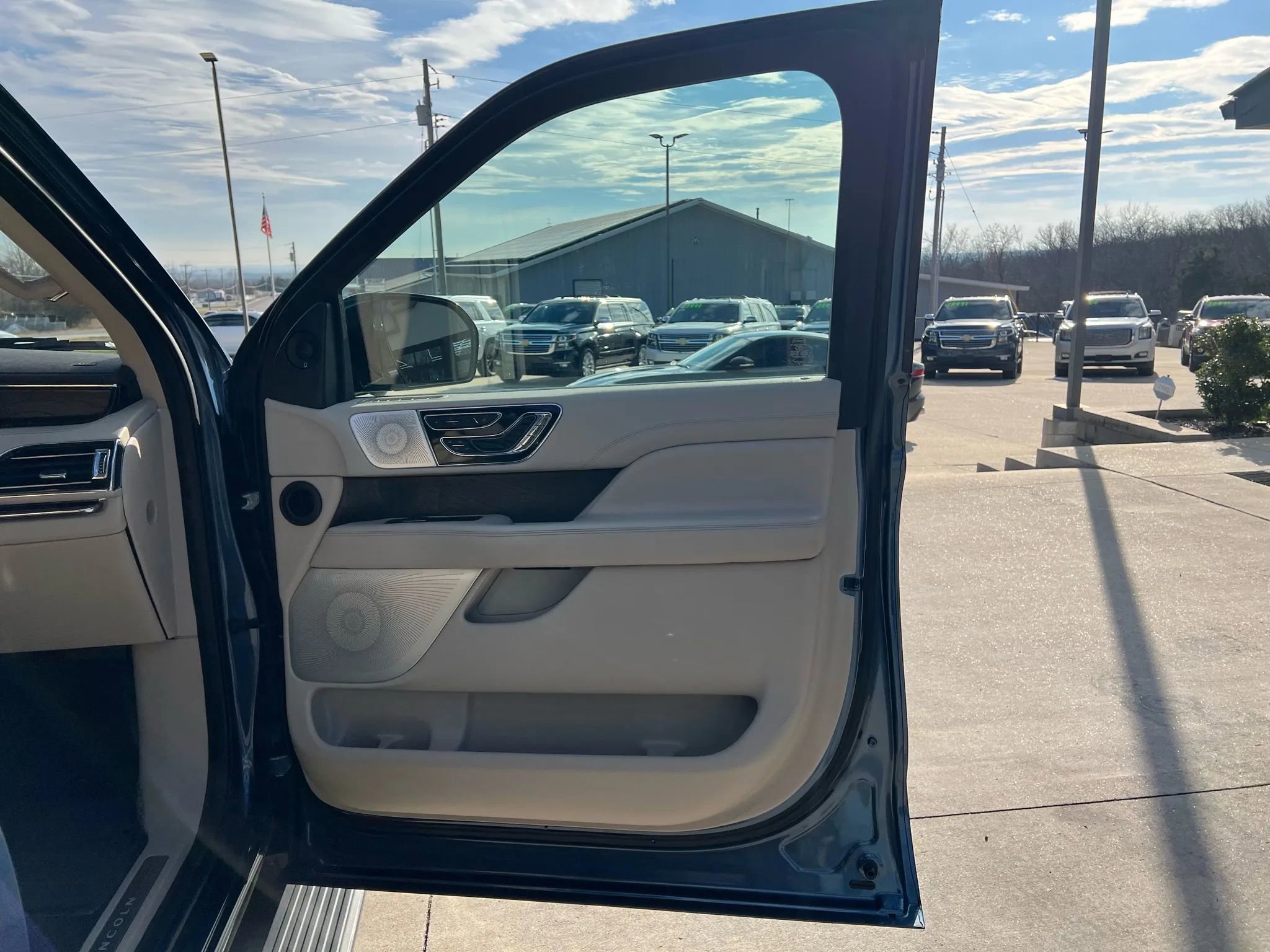 Used 2019 Lincoln Navigator L Reserve w/ Cargo Package image 50