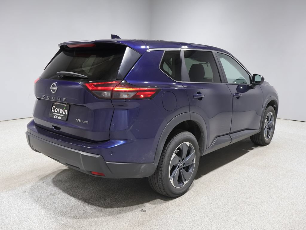 Used 2024 Nissan Rogue SV AWD/4WD image 2