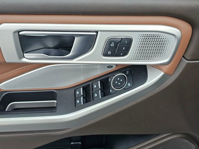 Used 2022 Ford Explorer King Ranch w/ Premium Technology Package image 22
