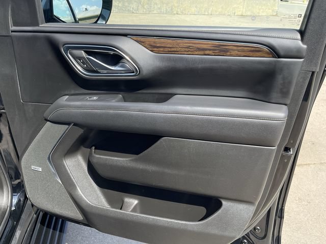 Used 2023 Chevrolet Tahoe Premier w/ Premium Package AWD/4WD image 16