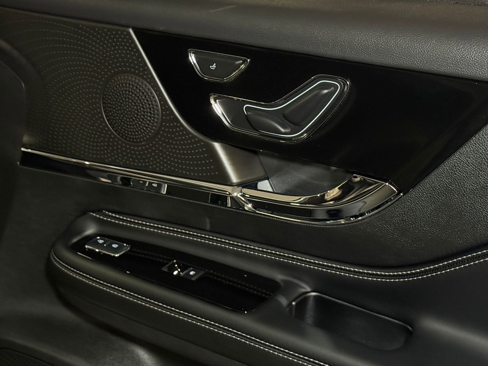 New 2026 Lincoln Corsair Premiere FWD image 11