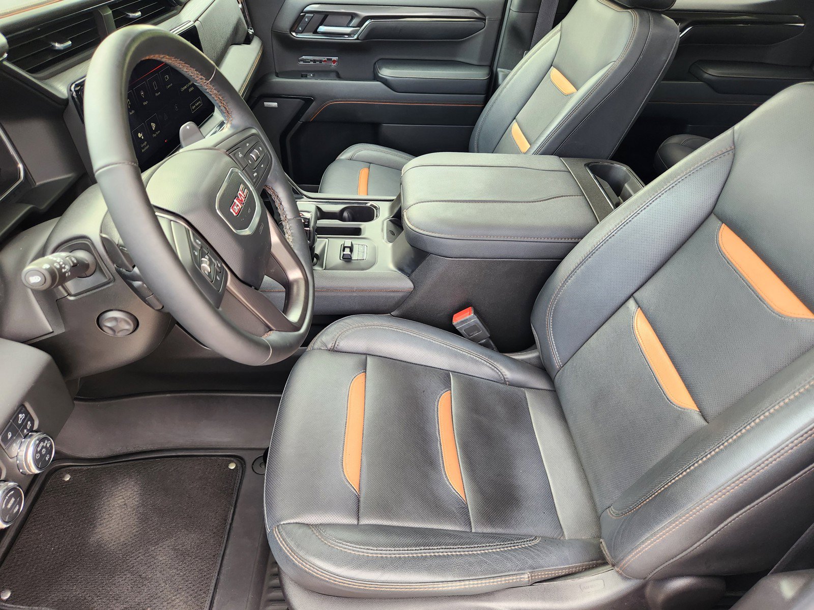 Used 2024 GMC Sierra 1500 AT4 w/ Technology Package AWD/4WD image 11