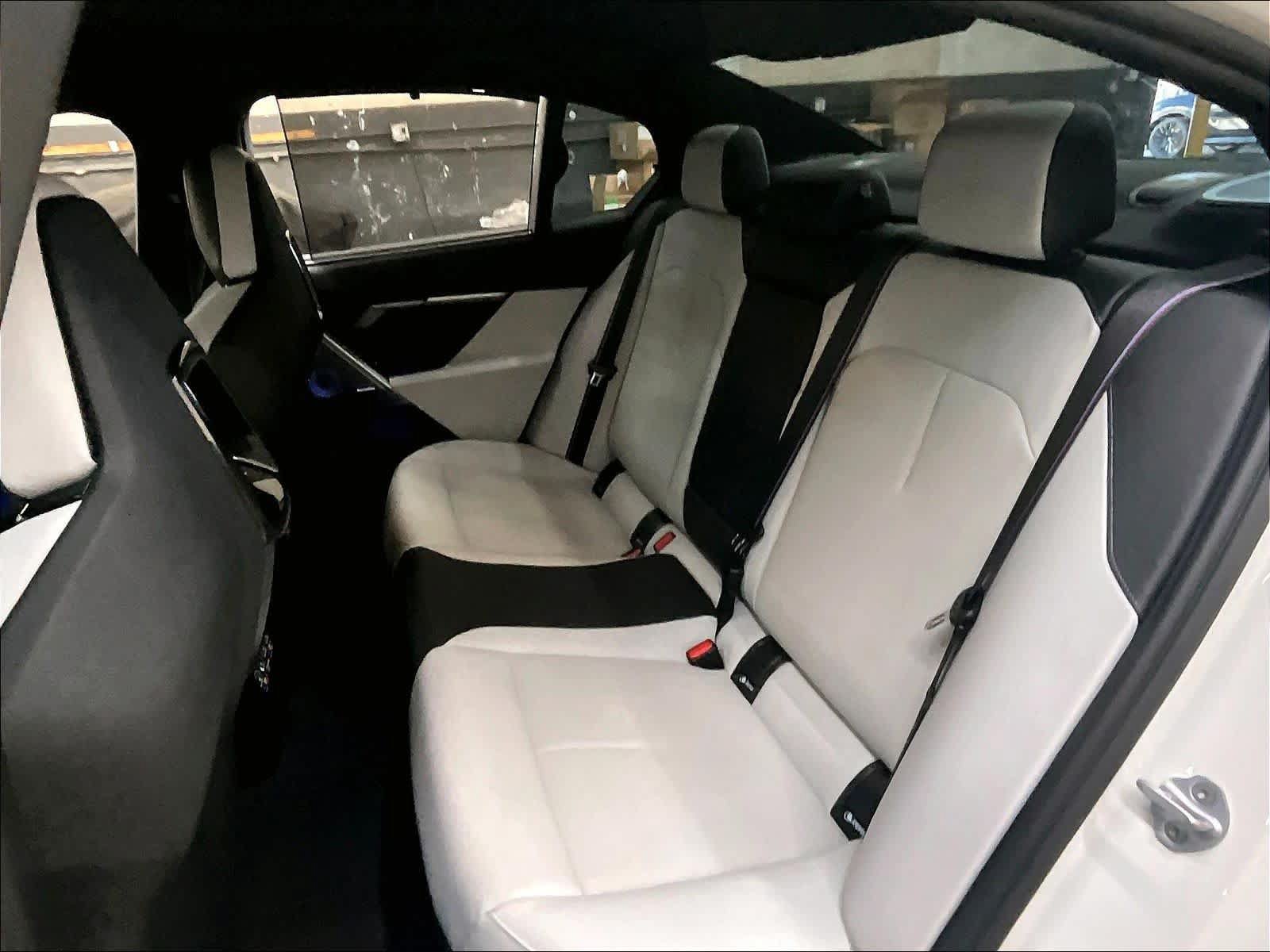 Used 2025 BMW M5 w/ Carbon Package AWD/4WD image 29