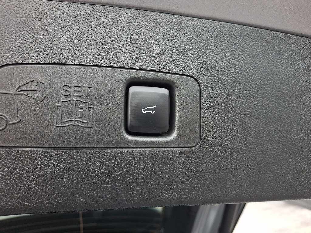 Certified 2024 Lincoln Corsair AWD image 29