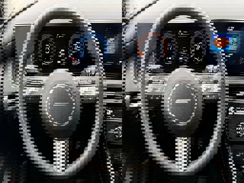 Used 2025 Hyundai Tucson SE image 18