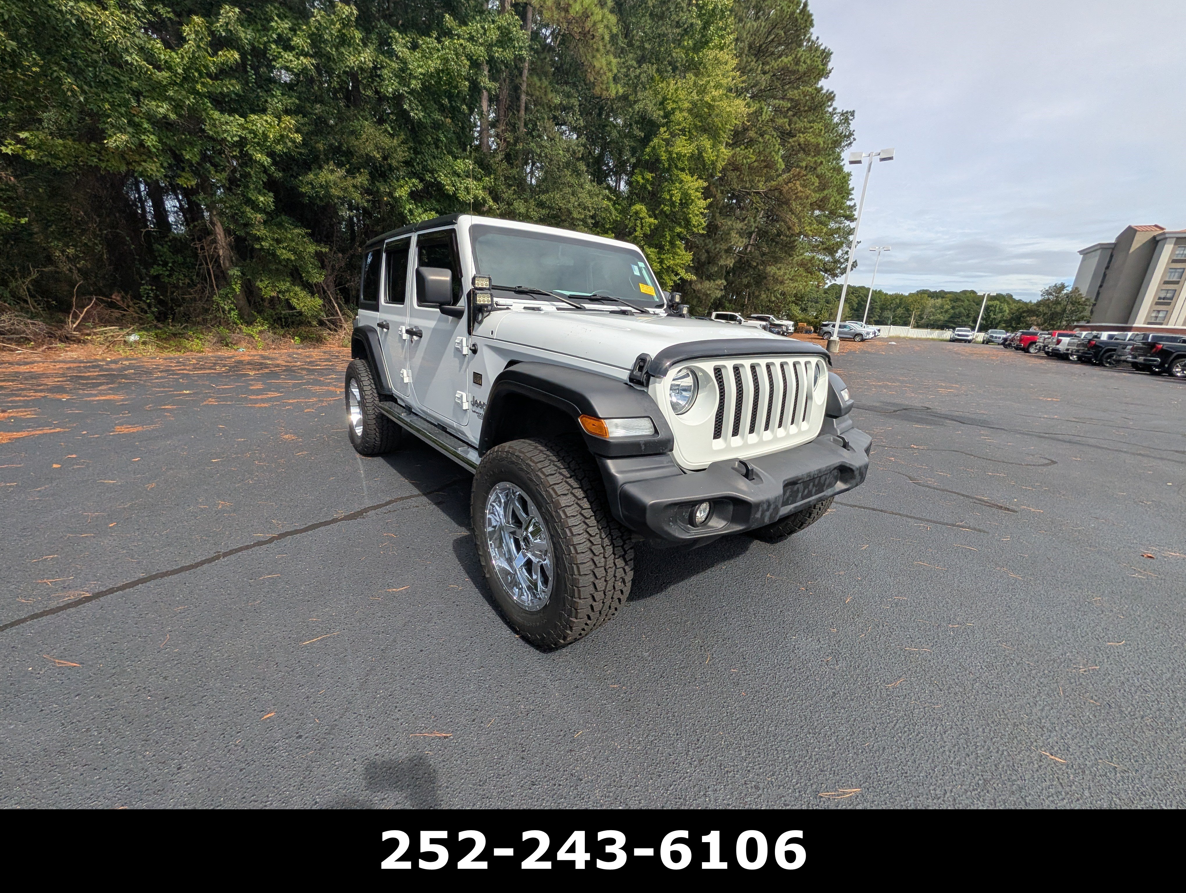 Used 2019 Jeep Wrangler Unlimited Sport S AWD/4WD image 3