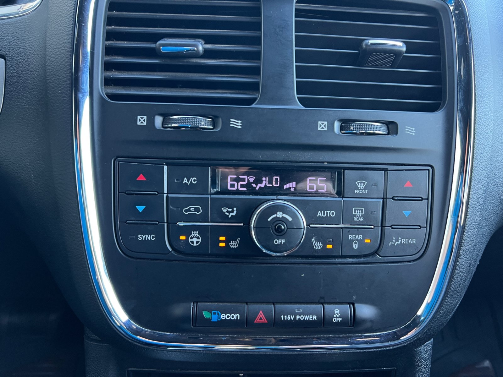 Used 2018 Dodge Grand Caravan GT FWD image 14