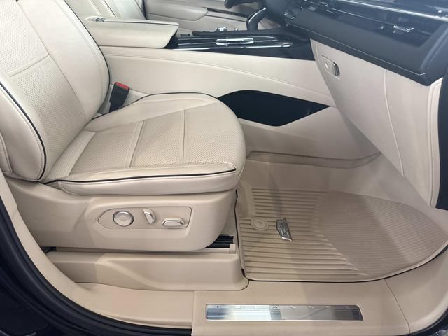 Certified 2024 Cadillac Escalade Premium Luxury w/ LPO, Floor Liner Package AWD/4WD image 50