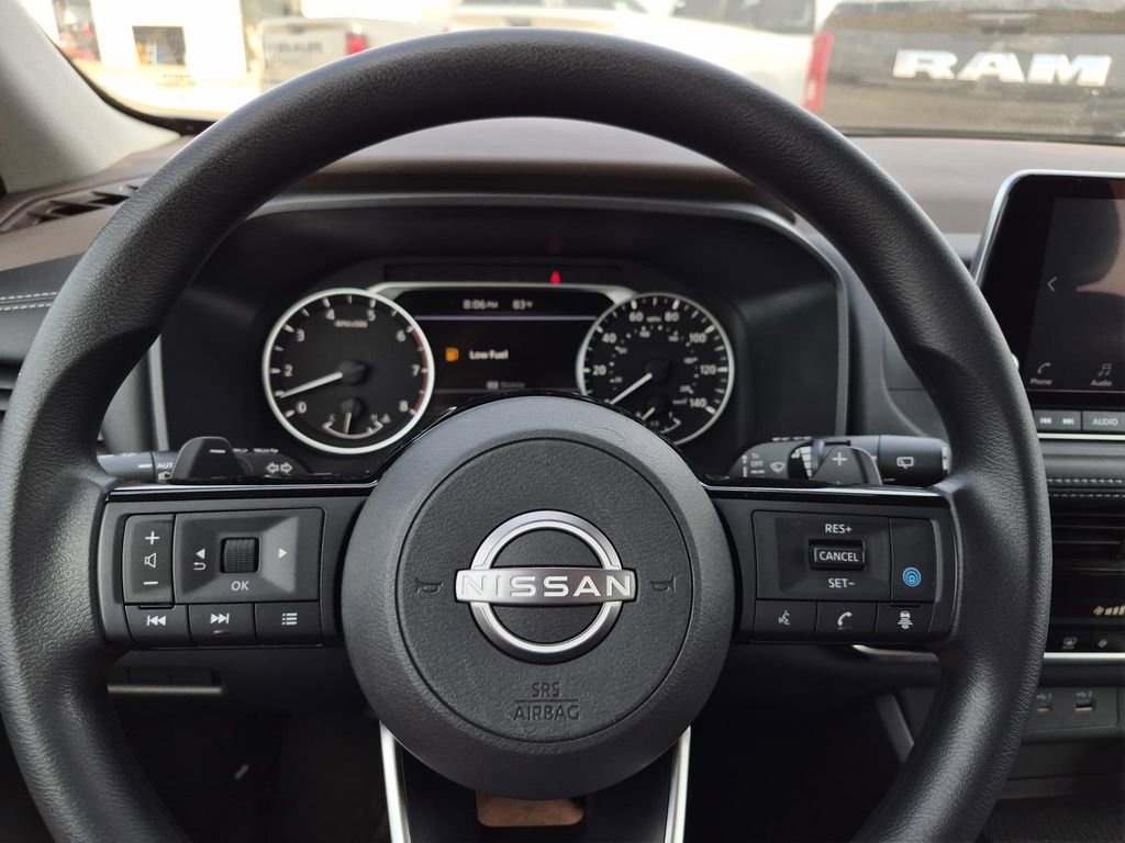 Used 2022 Nissan Rogue SV image 17