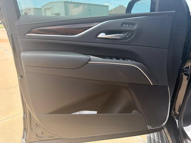 Certified 2024 Cadillac Escalade ESV Premium Luxury w/ Performance Package AWD/4WD image 9