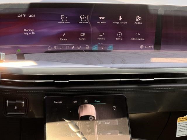 New 2026 Cadillac Escalade IQL Sport 2 w/ LPO, ONYX Package AWD/4WD image 15