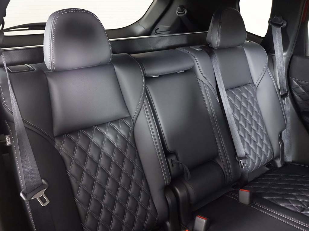 New 2025 Mitsubishi Outlander SEL image 37