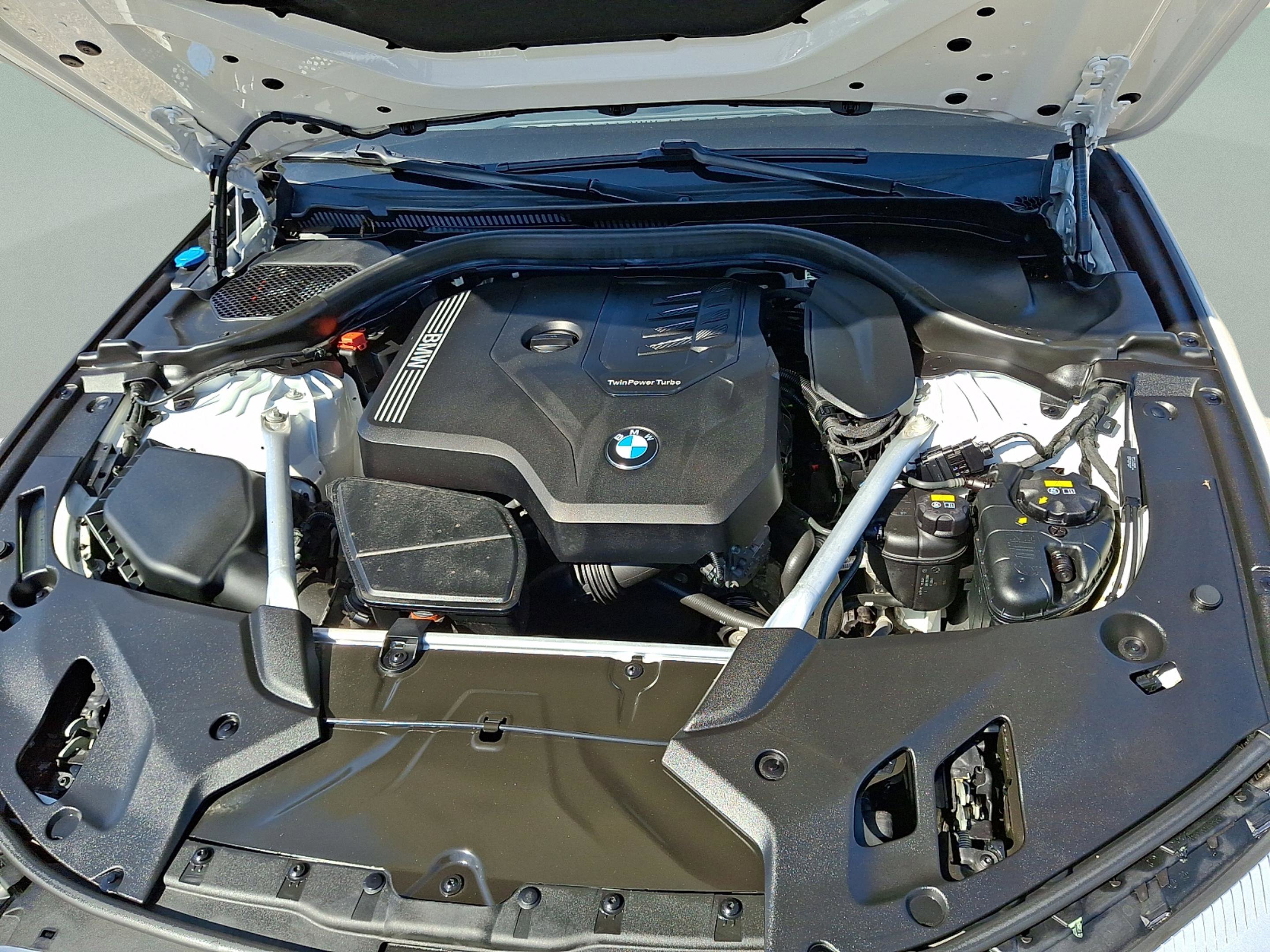 Used 2020 BMW 530i xDrive w/ Premium Package image 29