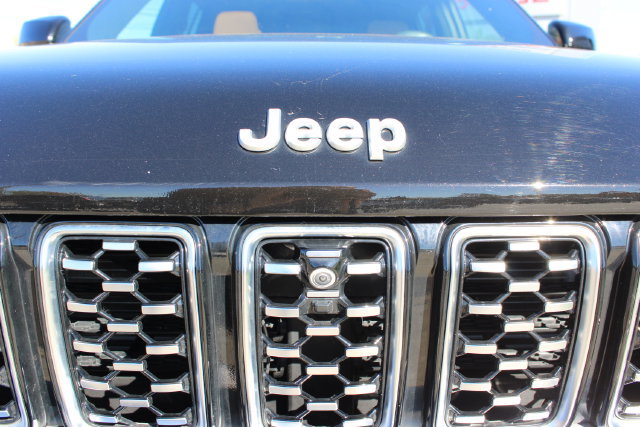 Used 2024 Jeep Grand Cherokee Summit AWD/4WD image 6