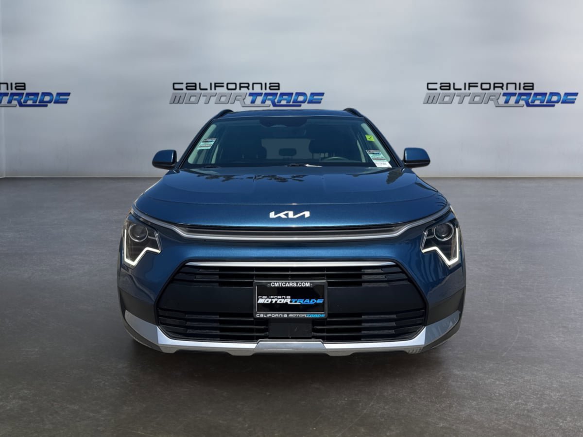 Used 2024 Kia Niro EX FWD image 2