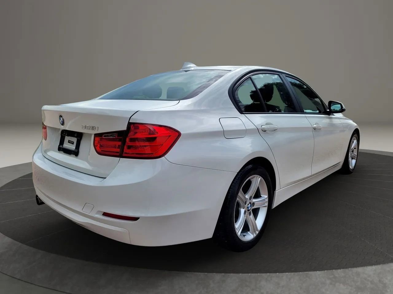 Used 2014 BMW 328i Sedan RWD image 6
