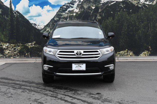 Used 2012 Toyota Highlander Limited w/ Tow Pkg AWD/4WD image 5