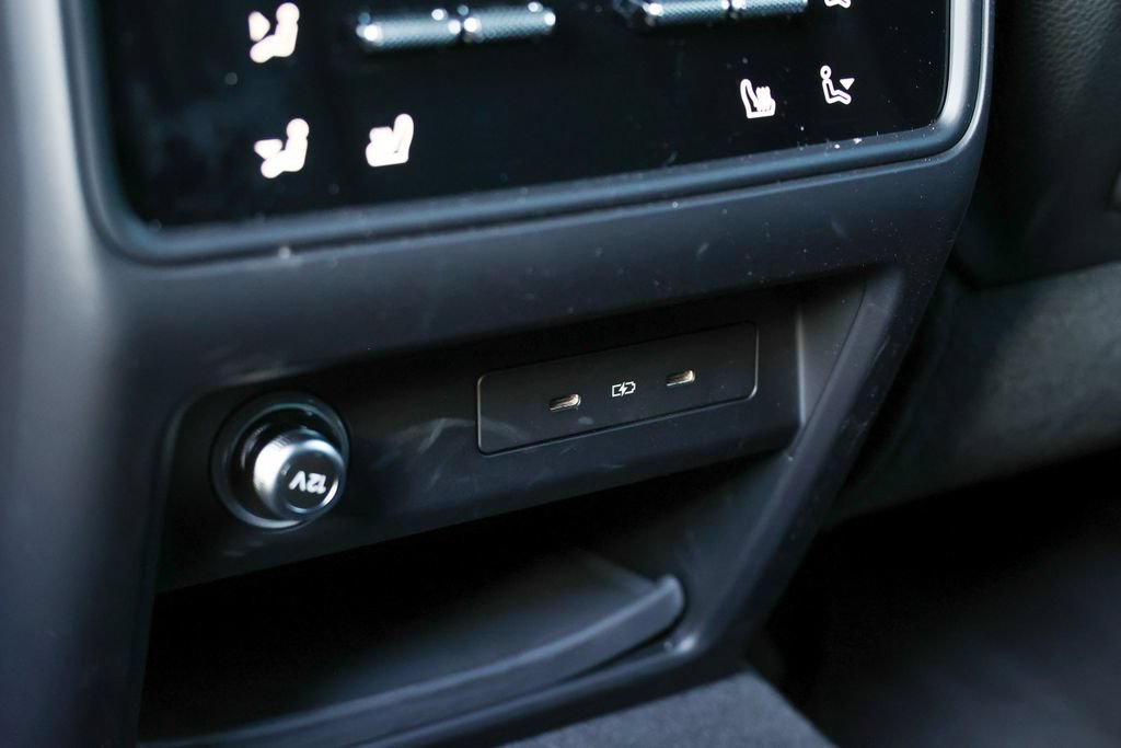 Certified 2025 Porsche Cayenne GTS AWD/4WD image 37