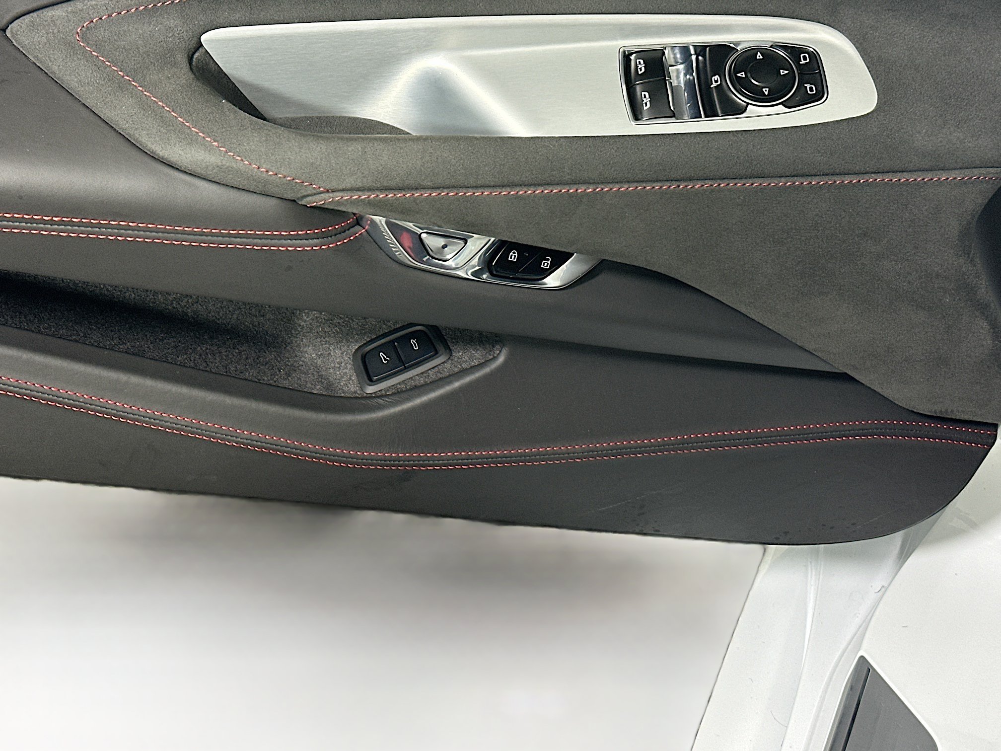 Used 2022 Chevrolet Corvette Stingray Premium Cpe w/ Z51 Performance Package RWD image 14