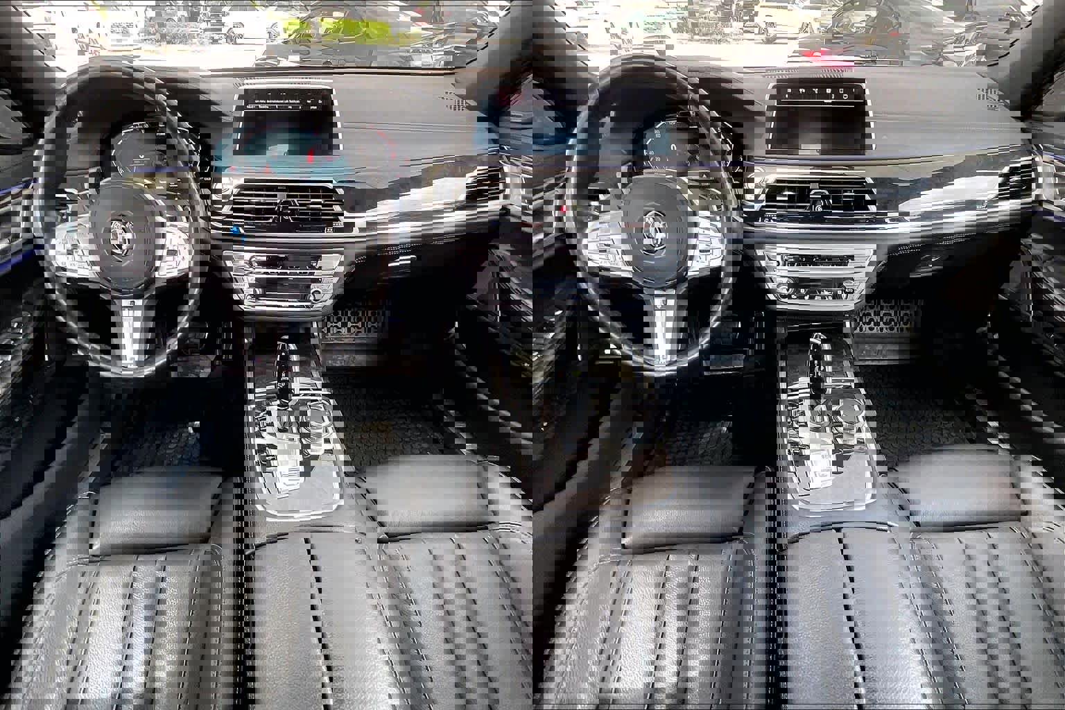 Used 2022 BMW 740i w/ M Sport Package image 15