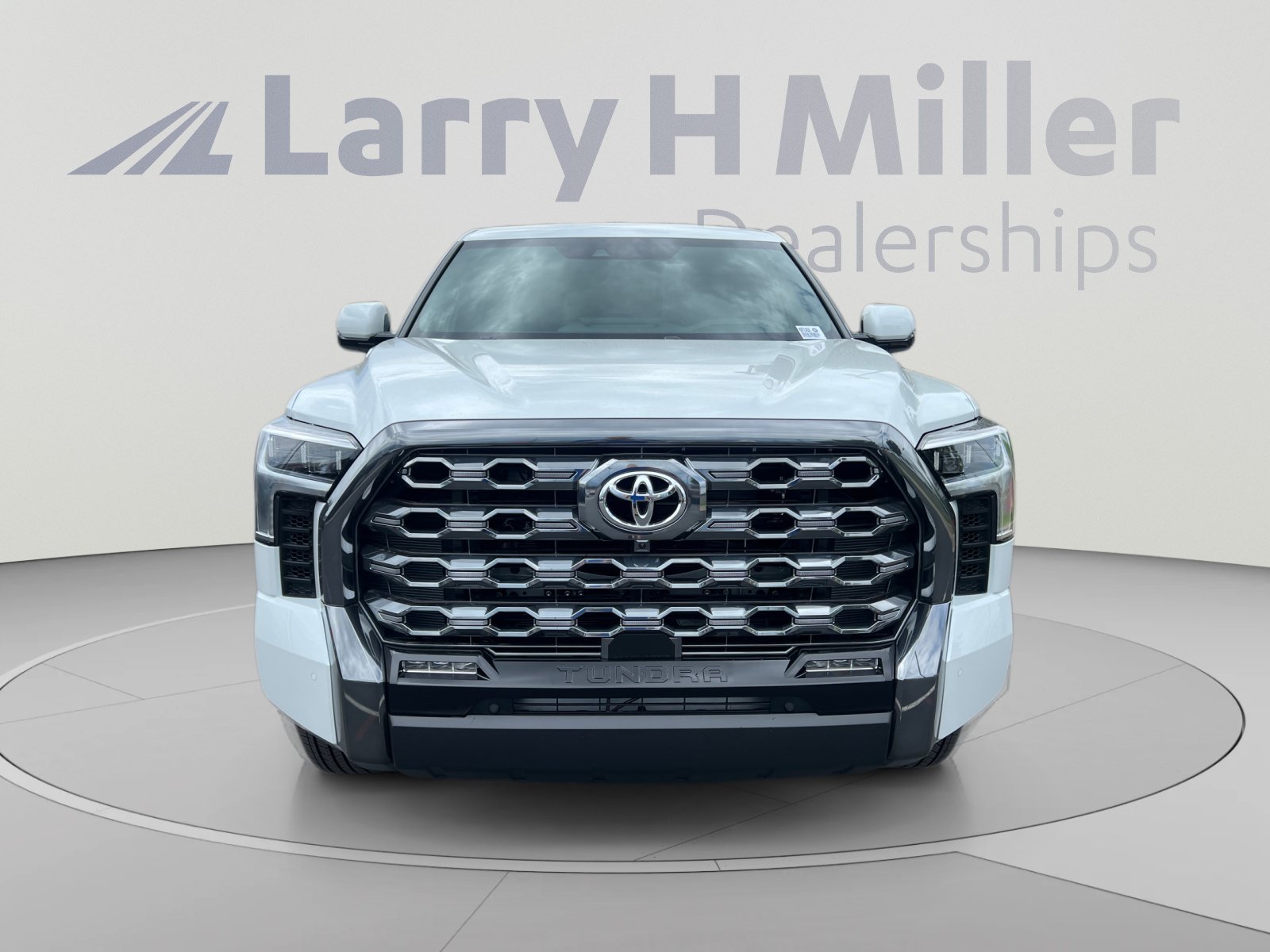 New 2026 Toyota Tundra Platinum w/ Tow Tech Package AWD/4WD image 8