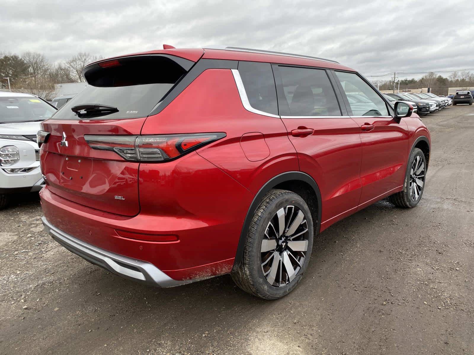 New 2026 Mitsubishi Outlander SEL AWD/4WD image 3