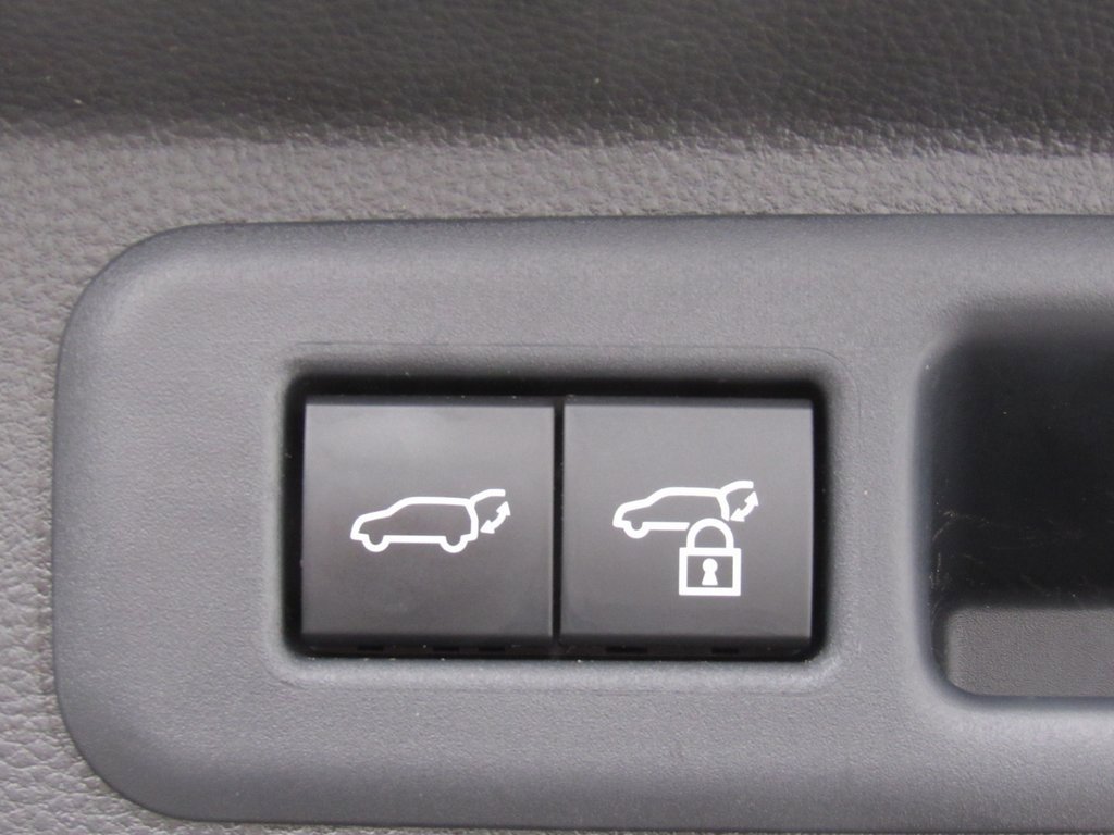 Certified 2025 Toyota Sequoia Platinum image 28