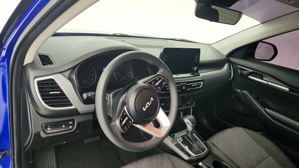Used 2023 Kia Seltos LX image 16