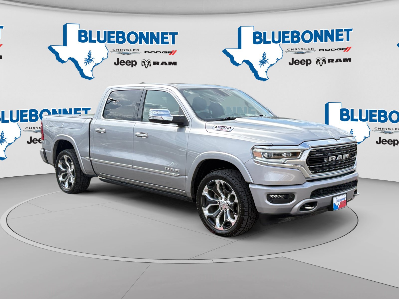 Used 2022 RAM 1500 Limited AWD/4WD image 3