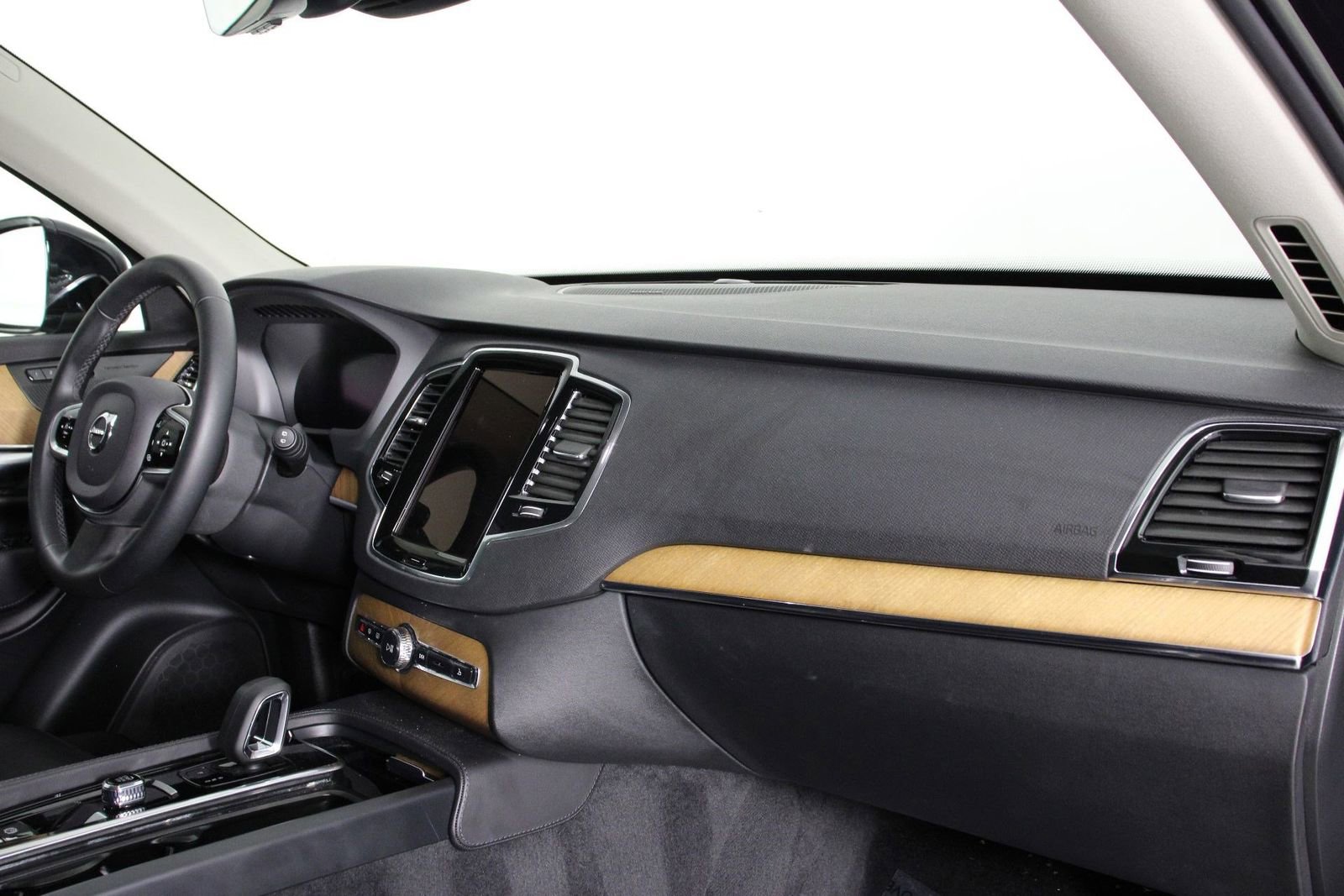 Certified 2023 Volvo XC90 T8 Plus w/ Protection Package Premier image 22