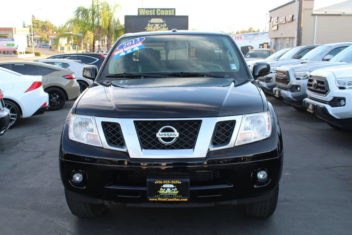 Used 2013 Nissan Frontier PRO-4X AWD/4WD image 3