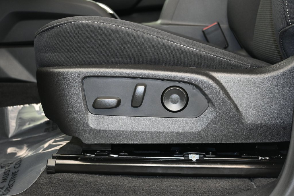 Used 2026 Chevrolet Colorado LT RWD image 21