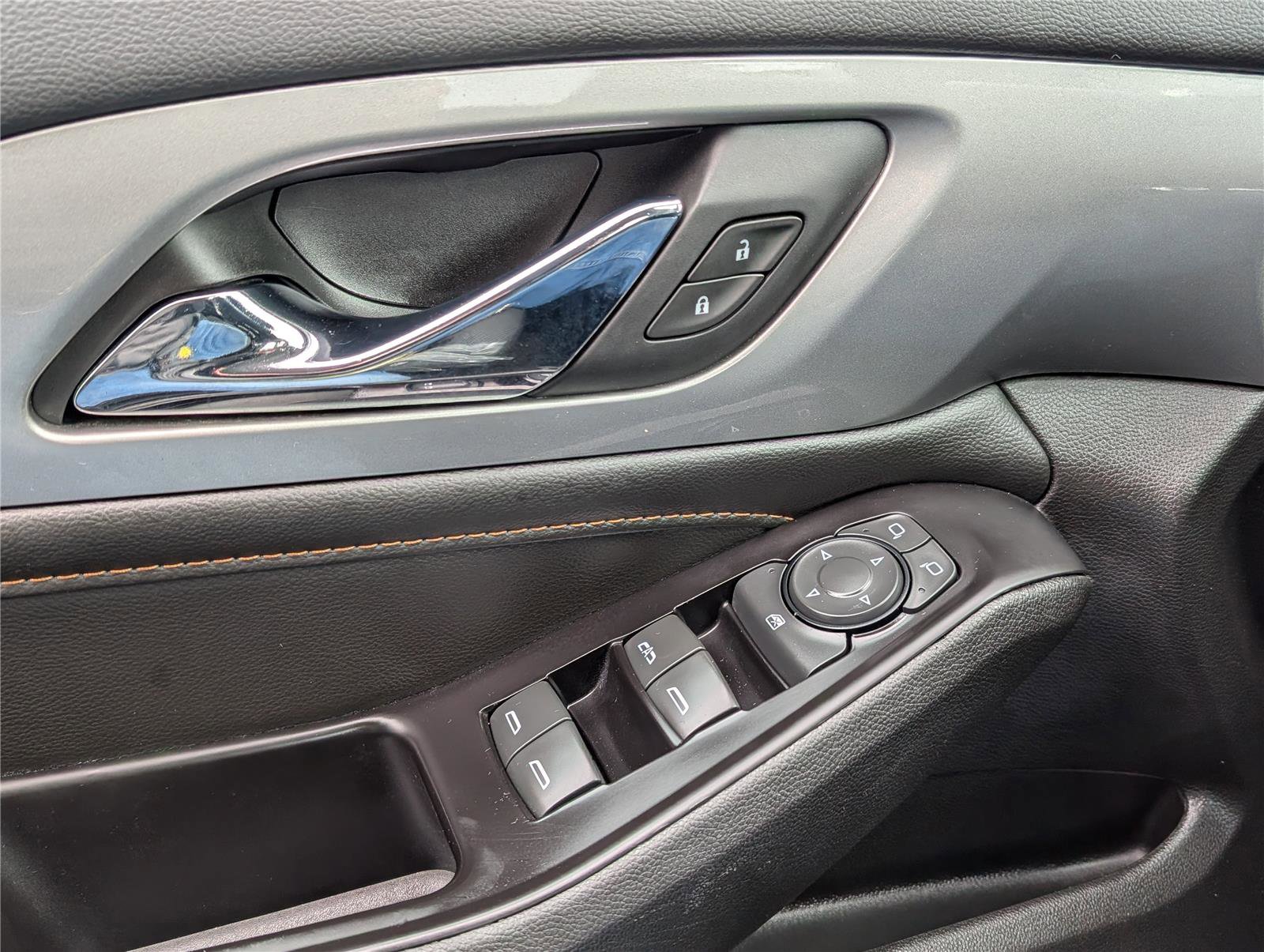 Used 2018 Chevrolet Traverse LT image 20