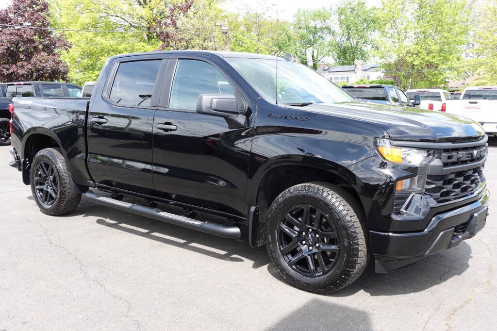 Used 2023 Chevrolet Silverado 1500 Custom w/ LPO, Dark Essentials Package AWD/4WD image 5