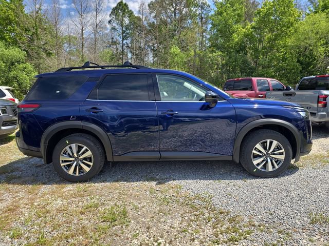 New 2026 Nissan Pathfinder SL image 9