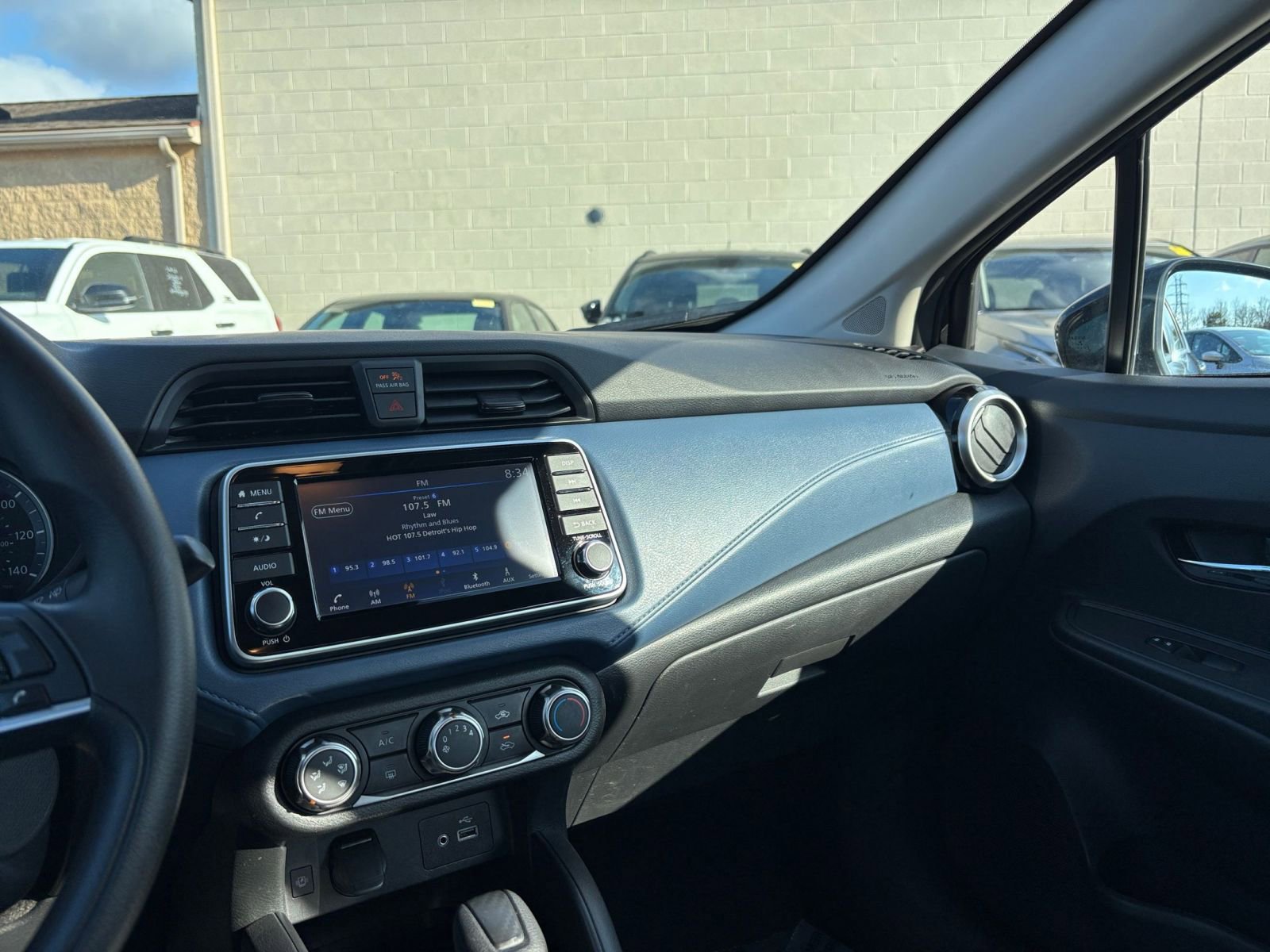 Used 2025 Nissan Versa SV FWD image 33