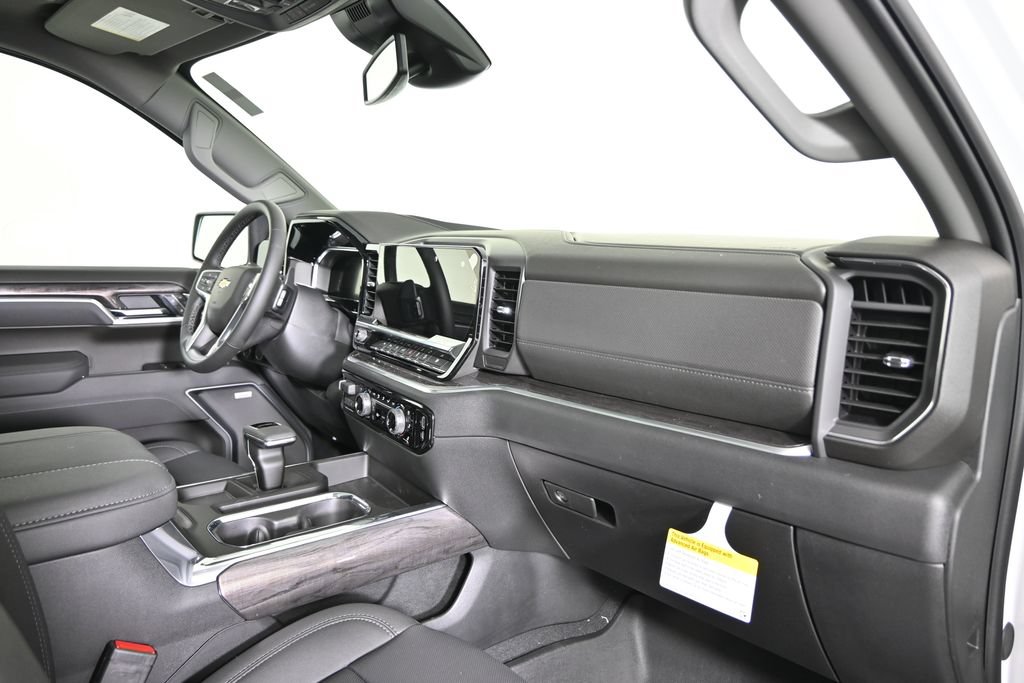New 2026 Chevrolet Silverado 1500 LTZ w/ LTZ Premium Package AWD/4WD image 15