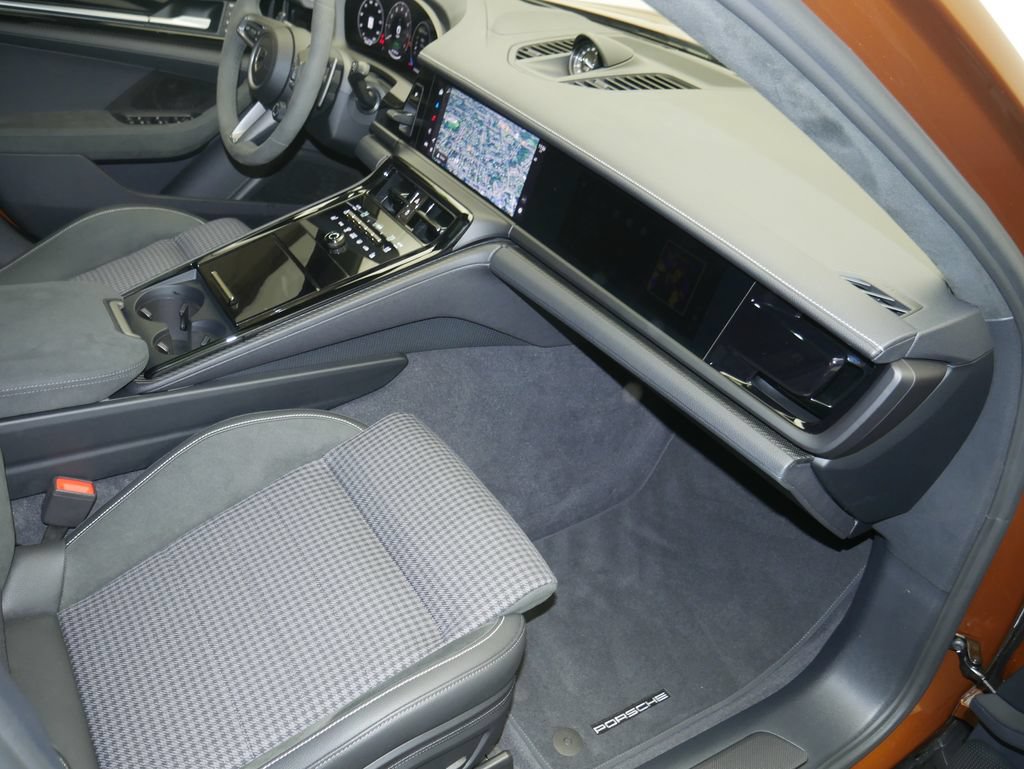 Certified 2025 Porsche Panamera Turbo AWD/4WD image 25
