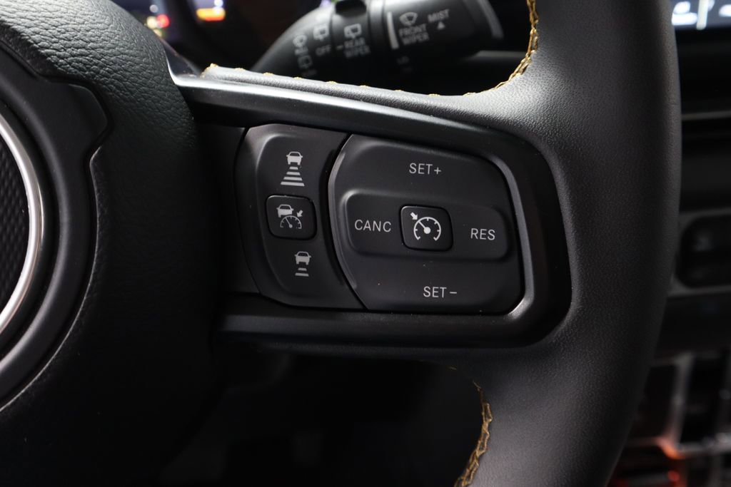 Used 2024 Jeep Wrangler Unlimited image 30