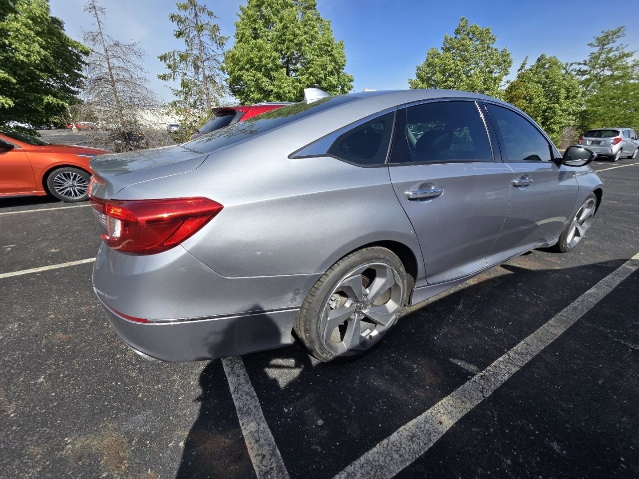Used 2018 Honda Accord Touring image 8